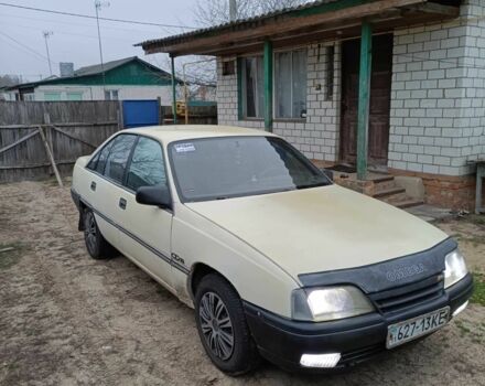 Белый Опель Омега, объемом двигателя 2.3 л и пробегом 400 тыс. км за 1350 $, фото 1 на Automoto.ua