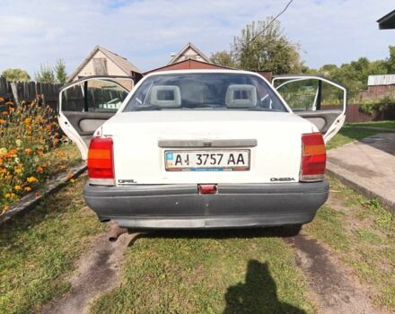 Белый Опель Омега, объемом двигателя 2 л и пробегом 890 тыс. км за 800 $, фото 9 на Automoto.ua