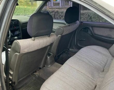 Белый Опель Омега, объемом двигателя 1.8 л и пробегом 410 тыс. км за 800 $, фото 3 на Automoto.ua