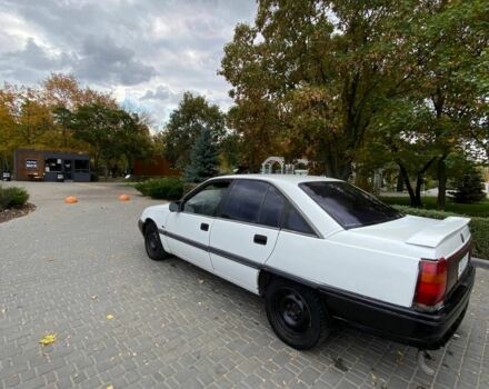 Белый Опель Омега, объемом двигателя 1.8 л и пробегом 410 тыс. км за 800 $, фото 5 на Automoto.ua