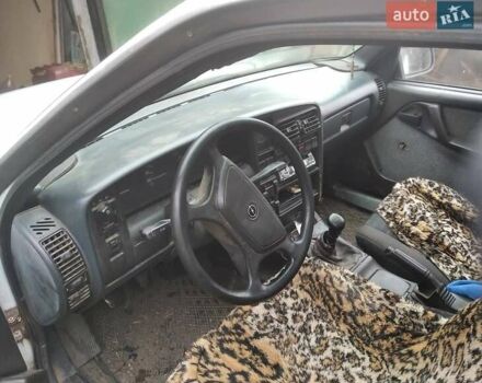 Білий Опель Омега, об'ємом двигуна 2 л та пробігом 45 тис. км за 700 $, фото 1 на Automoto.ua