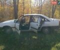 Белый Опель Омега, объемом двигателя 1.8 л и пробегом 280 тыс. км за 1400 $, фото 5 на Automoto.ua