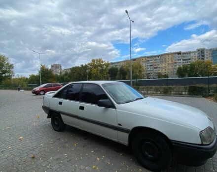 Белый Опель Омега, объемом двигателя 1.8 л и пробегом 410 тыс. км за 800 $, фото 4 на Automoto.ua