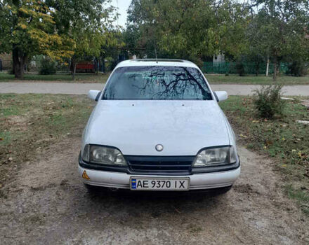 Белый Опель Омега, объемом двигателя 2 л и пробегом 260 тыс. км за 1800 $, фото 2 на Automoto.ua