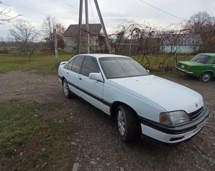 Білий Опель Омега, об'ємом двигуна 2 л та пробігом 370 тис. км за 1100 $, фото 4 на Automoto.ua