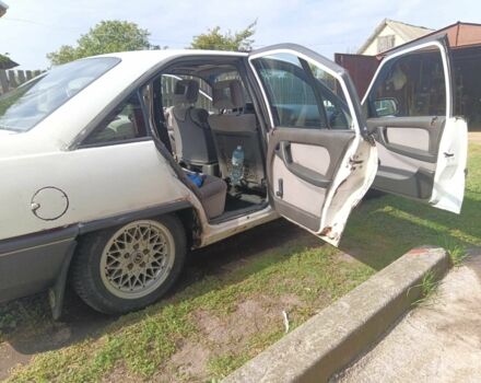 Белый Опель Омега, объемом двигателя 2 л и пробегом 890 тыс. км за 800 $, фото 8 на Automoto.ua