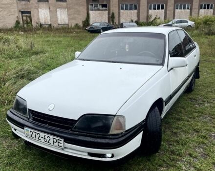 Белый Опель Омега, объемом двигателя 0 л и пробегом 300 тыс. км за 750 $, фото 1 на Automoto.ua
