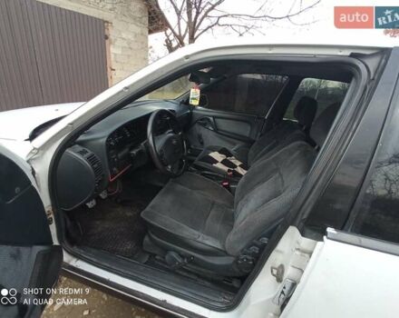 Білий Опель Омега, об'ємом двигуна 2 л та пробігом 370 тис. км за 1100 $, фото 7 на Automoto.ua