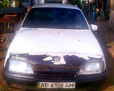 Белый Опель Омега, объемом двигателя 2 л и пробегом 0 тыс. км за 700 $, фото 1 на Automoto.ua
