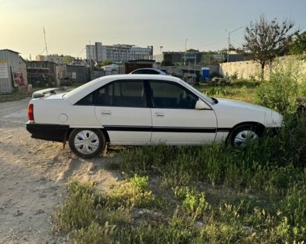 Белый Опель Омега, объемом двигателя 1.8 л и пробегом 350 тыс. км за 1200 $, фото 1 на Automoto.ua