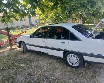 Белый Опель Омега, объемом двигателя 2 л и пробегом 300 тыс. км за 680 $, фото 9 на Automoto.ua