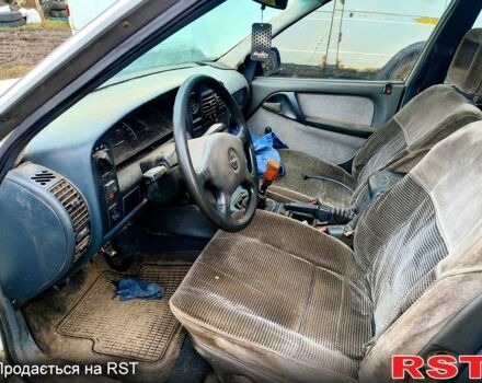 Білий Опель Омега, об'ємом двигуна 2 л та пробігом 200 тис. км за 500 $, фото 2 на Automoto.ua