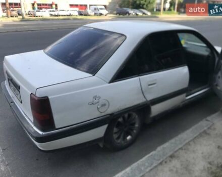 Белый Опель Омега, объемом двигателя 2 л и пробегом 300 тыс. км за 1400 $, фото 2 на Automoto.ua