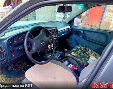 Опель Омега 1992 в Очакове на Automoto.ua Белый Опель Омега, объемом двигателя 2 л и пробегом 350 тыс. км за 1600 $, фото 3 на Automoto.ua