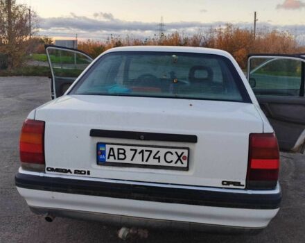 Белый Опель Омега, объемом двигателя 2 л и пробегом 390 тыс. км за 1321 $, фото 9 на Automoto.ua