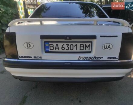 Білий Опель Омега, об'ємом двигуна 2 л та пробігом 325 тис. км за 2000 $, фото 6 на Automoto.ua