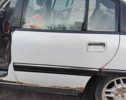 Белый Опель Омега, объемом двигателя 2 л и пробегом 390 тыс. км за 1321 $, фото 11 на Automoto.ua