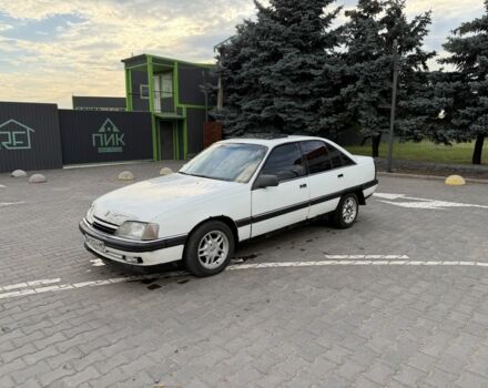Белый Опель Омега, объемом двигателя 2 л и пробегом 214 тыс. км за 950 $, фото 6 на Automoto.ua