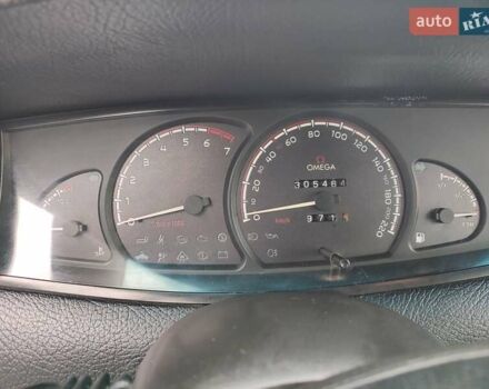 Белый Опель Омега, объемом двигателя 2 л и пробегом 309 тыс. км за 1700 $, фото 3 на Automoto.ua