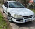 Белый Опель Омега, объемом двигателя 2 л и пробегом 297 тыс. км за 2700 $, фото 5 на Automoto.ua