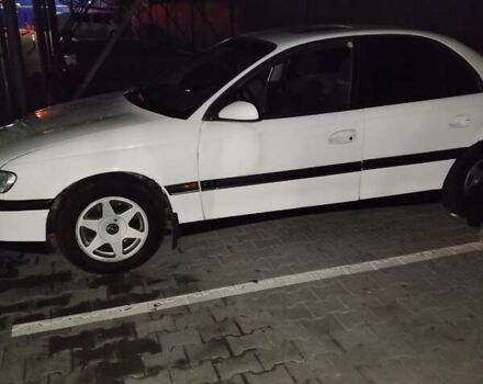 Белый Опель Омега, объемом двигателя 2 л и пробегом 209 тыс. км за 2500 $, фото 2 на Automoto.ua