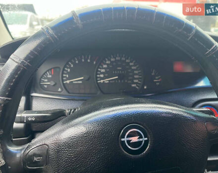 Белый Опель Омега, объемом двигателя 2 л и пробегом 320 тыс. км за 1650 $, фото 7 на Automoto.ua