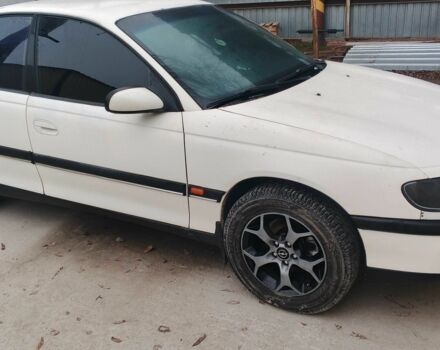 Белый Опель Омега, объемом двигателя 2 л и пробегом 260 тыс. км за 2800 $, фото 2 на Automoto.ua