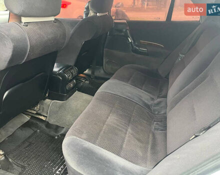 Белый Опель Омега, объемом двигателя 2 л и пробегом 320 тыс. км за 1650 $, фото 5 на Automoto.ua