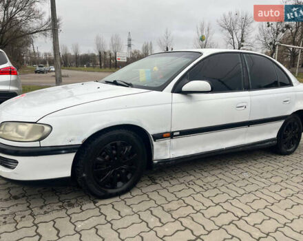 Белый Опель Омега, объемом двигателя 2 л и пробегом 320 тыс. км за 1650 $, фото 1 на Automoto.ua