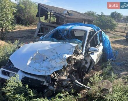 Білий Опель Омега, об'ємом двигуна 2 л та пробігом 155 тис. км за 800 $, фото 4 на Automoto.ua