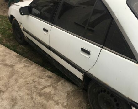 Белый Опель Омега, объемом двигателя 2 л и пробегом 3 тыс. км за 650 $, фото 3 на Automoto.ua