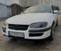Белый Опель Омега, объемом двигателя 2 л и пробегом 389 тыс. км за 2200 $, фото 1 на Automoto.ua
