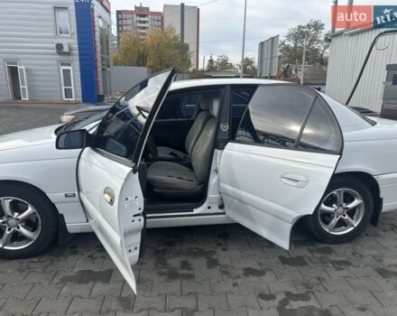 Белый Опель Омега, объемом двигателя 2.5 л и пробегом 285 тыс. км за 2700 $, фото 2 на Automoto.ua