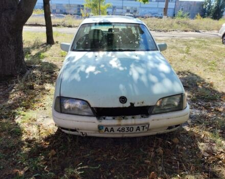 Белый Опель Омега, объемом двигателя 2 л и пробегом 500 тыс. км за 700 $, фото 9 на Automoto.ua