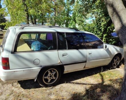 Белый Опель Омега, объемом двигателя 2 л и пробегом 500 тыс. км за 700 $, фото 5 на Automoto.ua