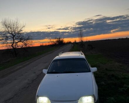 Белый Опель Омега, объемом двигателя 2 л и пробегом 300 тыс. км за 1628 $, фото 4 на Automoto.ua