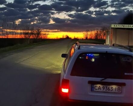 Белый Опель Омега, объемом двигателя 2 л и пробегом 300 тыс. км за 1628 $, фото 5 на Automoto.ua