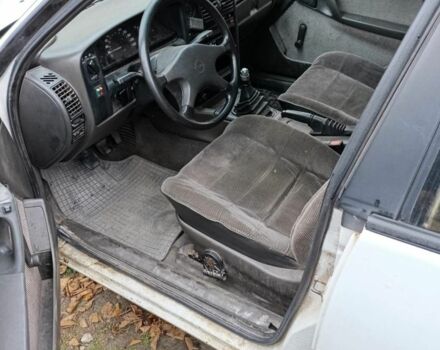 Білий Опель Омега, об'ємом двигуна 2.3 л та пробігом 350 тис. км за 1200 $, фото 1 на Automoto.ua