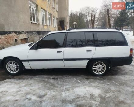 Белый Опель Омега, объемом двигателя 1.8 л и пробегом 278 тыс. км за 1200 $, фото 2 на Automoto.ua