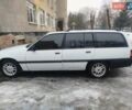Белый Опель Омега, объемом двигателя 1.8 л и пробегом 278 тыс. км за 1200 $, фото 2 на Automoto.ua