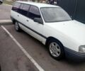 Белый Опель Омега, объемом двигателя 1.8 л и пробегом 306 тыс. км за 1200 $, фото 9 на Automoto.ua