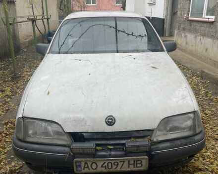 Белый Опель Омега, объемом двигателя 2.26 л и пробегом 300 тыс. км за 1500 $, фото 2 на Automoto.ua