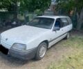 Білий Опель Омега, об'ємом двигуна 2.3 л та пробігом 170 тис. км за 1800 $, фото 1 на Automoto.ua
