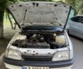 Білий Опель Омега, об'ємом двигуна 2 л та пробігом 248 тис. км за 1200 $, фото 4 на Automoto.ua