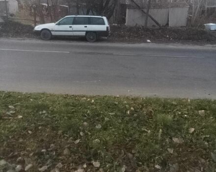 Белый Опель Омега, объемом двигателя 2 л и пробегом 300 тыс. км за 500 $, фото 7 на Automoto.ua