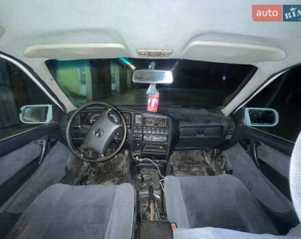 Белый Опель Омега, объемом двигателя 2.4 л и пробегом 300 тыс. км за 699 $, фото 5 на Automoto.ua