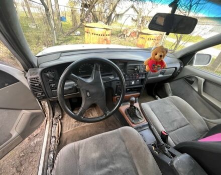 Білий Опель Омега, об'ємом двигуна 2 л та пробігом 100 тис. км за 864 $, фото 7 на Automoto.ua