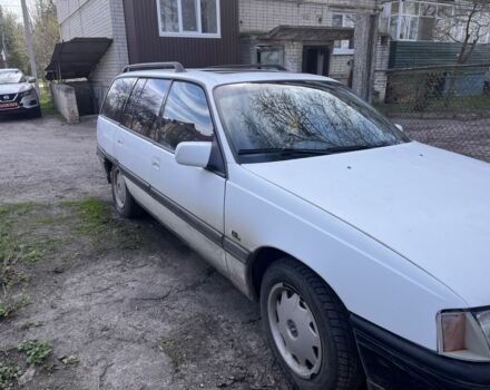 Білий Опель Омега, об'ємом двигуна 2 л та пробігом 100 тис. км за 864 $, фото 1 на Automoto.ua