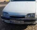 Білий Опель Омега, об'ємом двигуна 2.4 л та пробігом 380 тис. км за 950 $, фото 1 на Automoto.ua