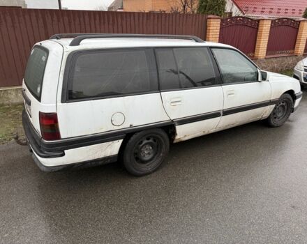 Белый Опель Омега, объемом двигателя 3 л и пробегом 334 тыс. км за 900 $, фото 1 на Automoto.ua